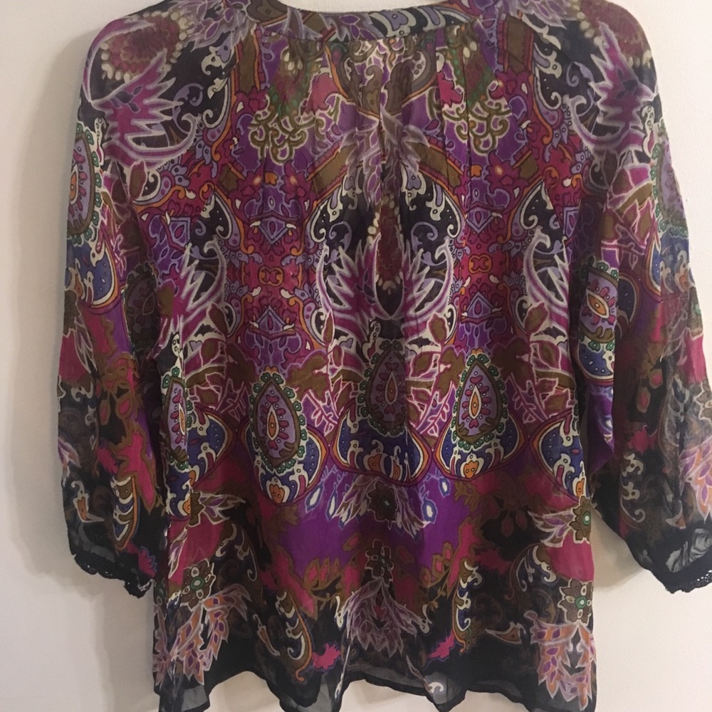 Bila blouse- no rips or stains, beautiful topπ¦ - Picture 3 of 5